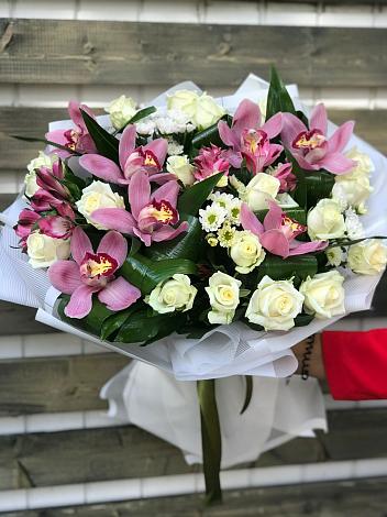 Букет цветов из: Розы и Хризантемы в Раменки
