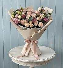 Букет цветов из:  Розы и Лизиантусы в Раменки