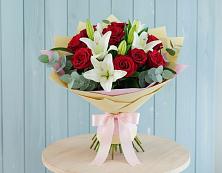 Букет цветов из:  Лилии и Розы в Раменки