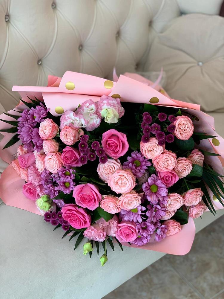 Букет цветов из: Хризантемы, Розы и Лизиантусы в Раменки