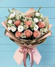 Букет цветов из:  Розы, Альстромерии и Лизиантусы в Раменки