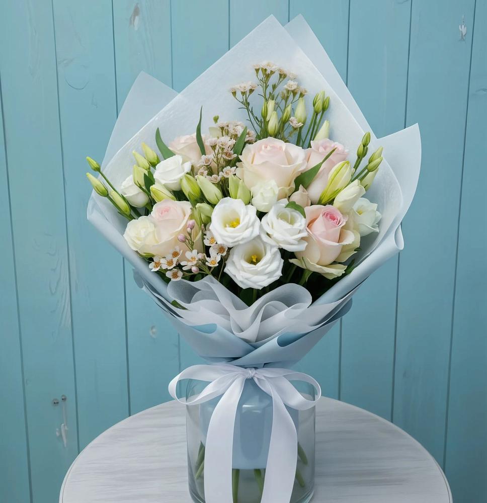 Букет цветов из: Розы и Лизиантусы в Раменки