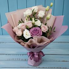 Букет цветов из:  Розы и Лизиантусы в Раменки