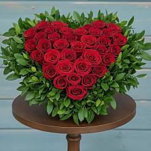 Цветочная композиция из Розы в виде сердца в Раменки