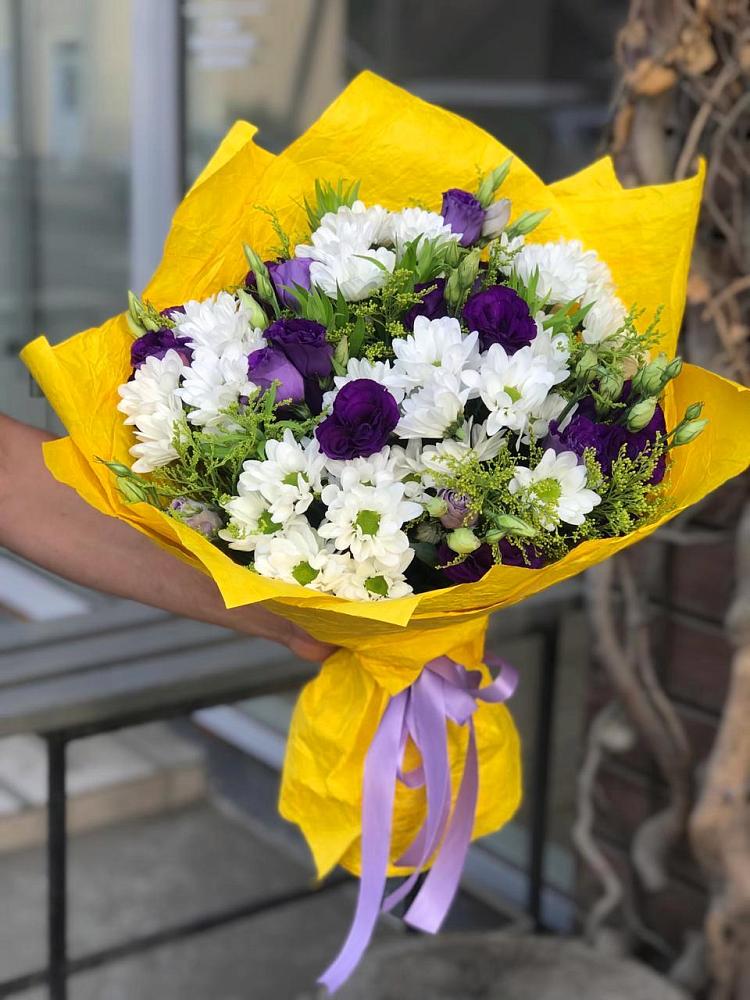 Букет цветов из: Ирисы, Хризантемы и Ромашки в Раменки