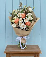 Букет цветов из:  Альстромерии, Лизиантусы, Розы и Хризантемы #REPLACE_PRED# Раменки