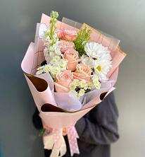 Букет цветов из:  Хризантемы и Розы в Раменки