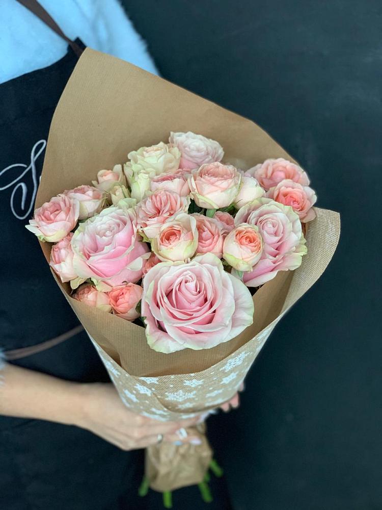 Букет цветов из: Хризантемы и Розы в Раменки