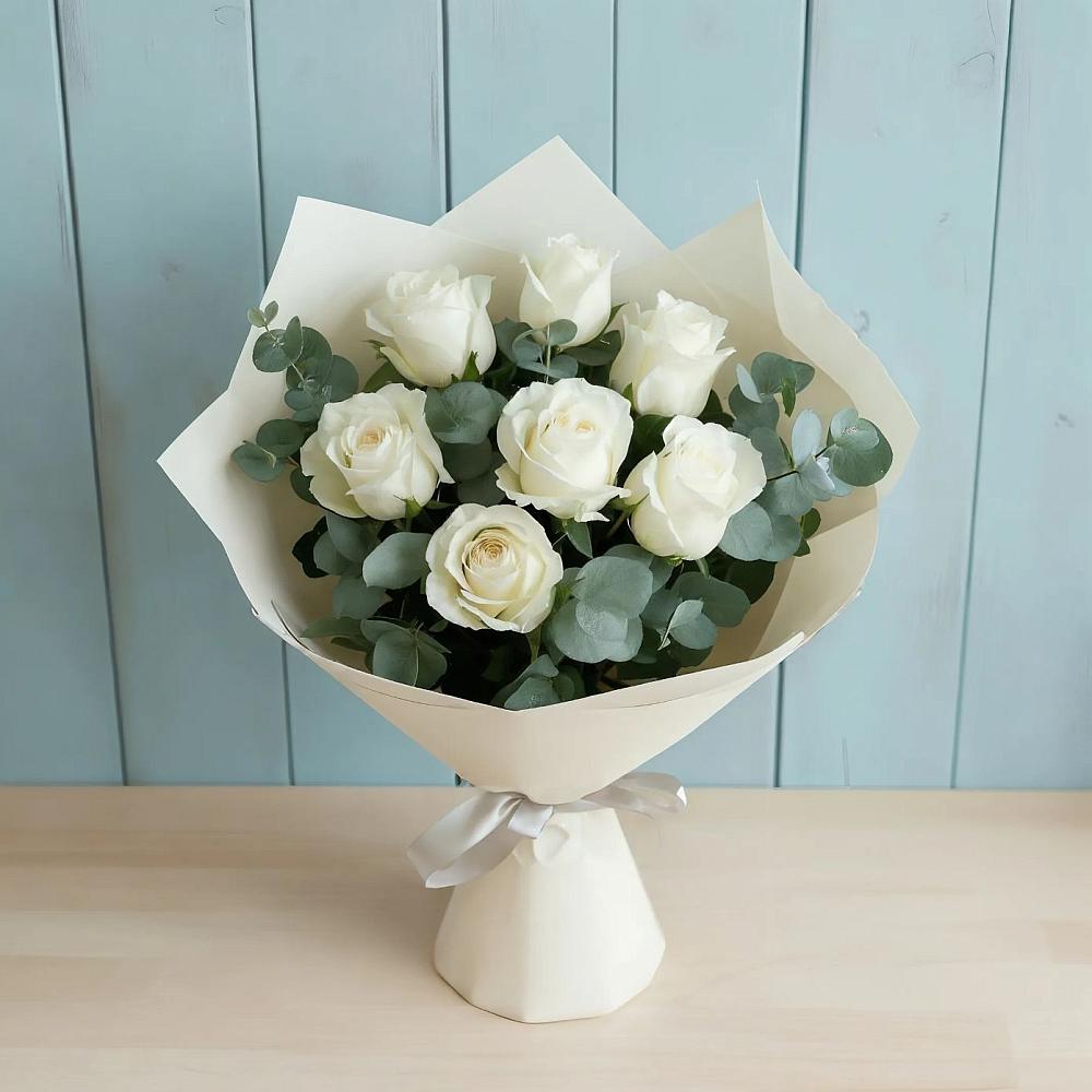 Букет Белые розы в Эвкалипте в Раменки