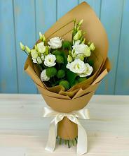 Букет цветов из:  Хризантемы и Лизиантусы в Раменки