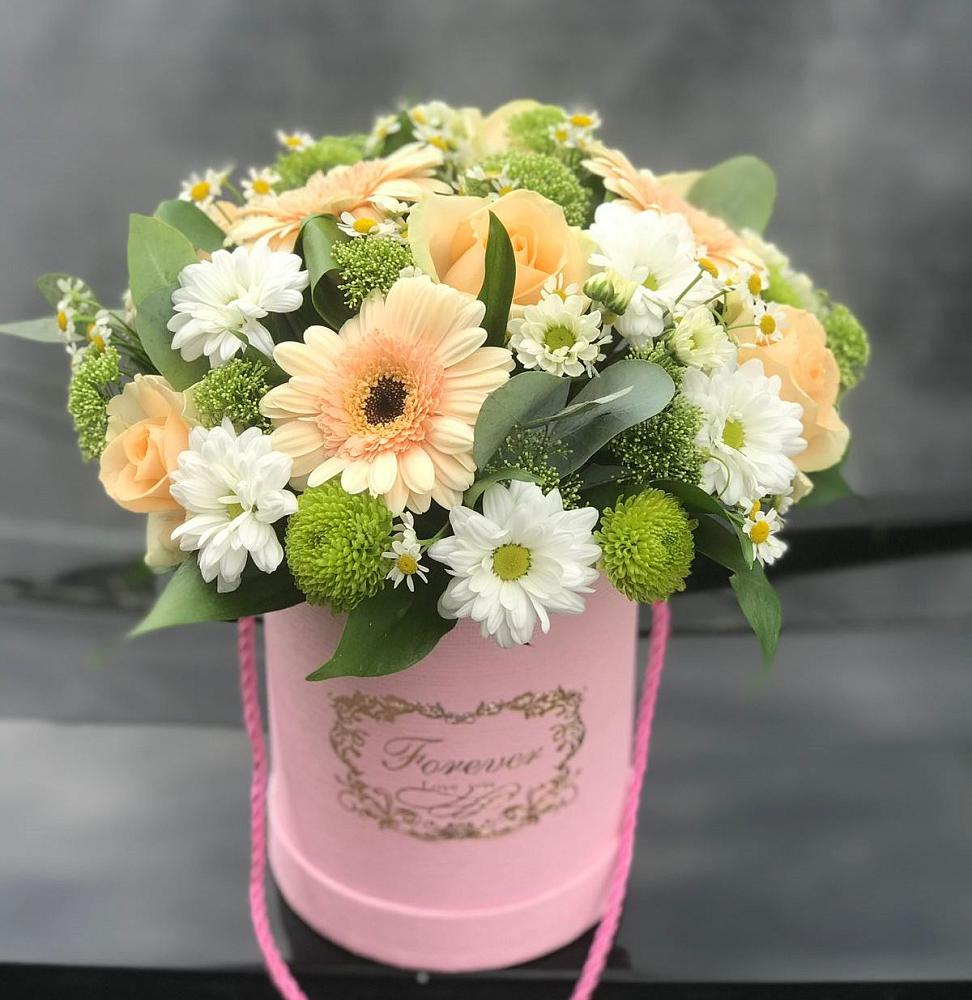 Цветочная композиция из Розы, Герберы и Хризантемы в шляпной коробке в Раменки