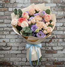 Букет цветов из:  Розы, Лизиантусы и Гвоздики в Раменки