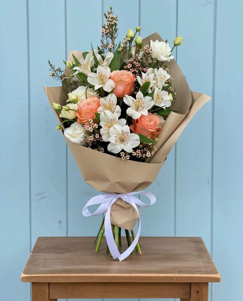 Букет цветов из: Альстромерии, Лизиантусы, Розы и Хризантемы в Раменки