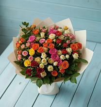 Букет Микс из разноцветных кустовых роз в Раменки
