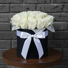 Цветочная композиция из Розы в шляпной коробке в Раменки